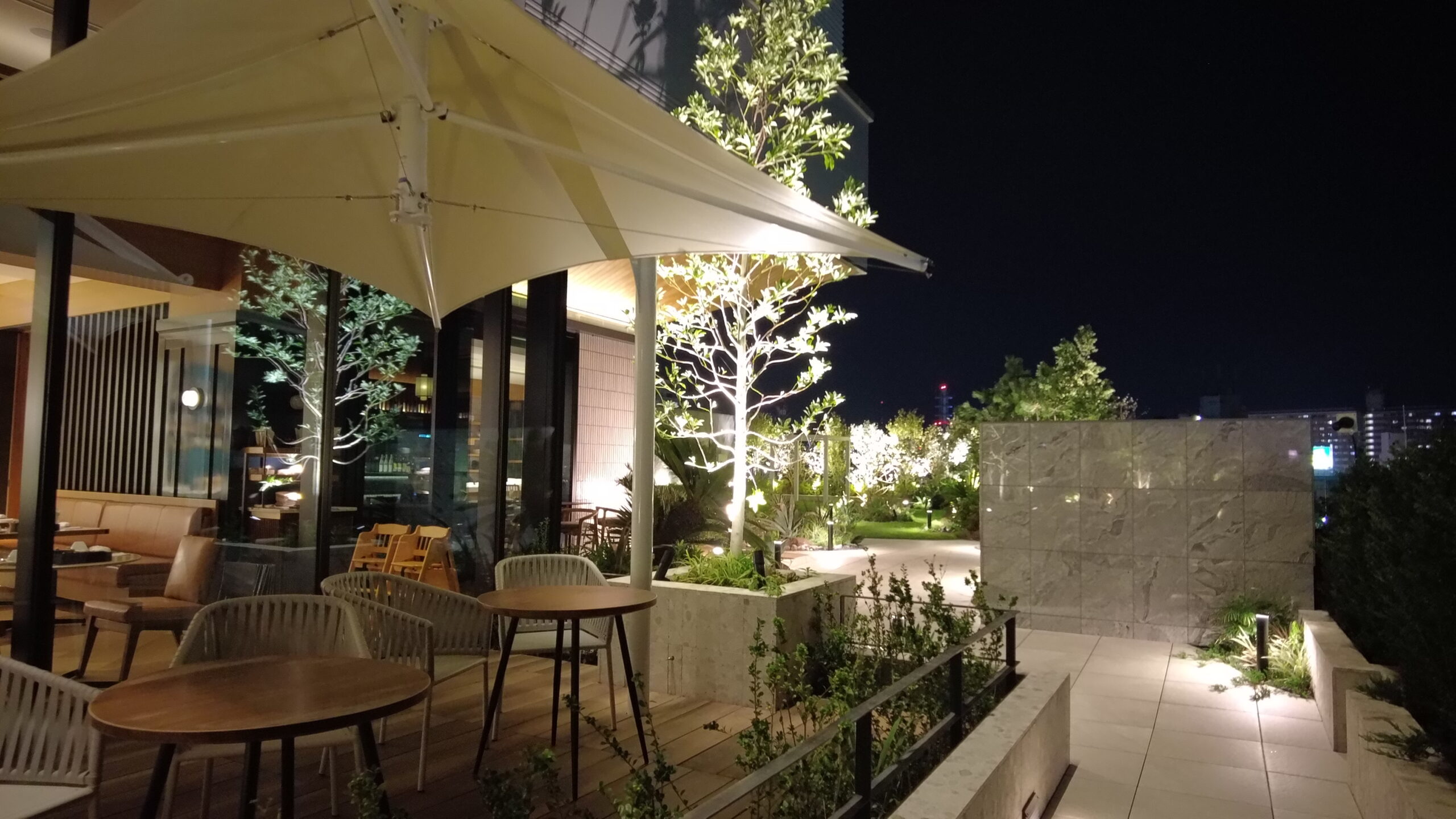 シェラトン鹿児島の夜のテラス席